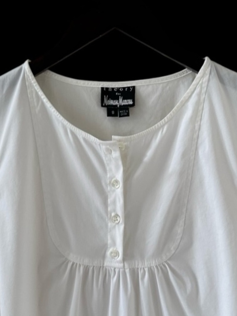 Theory for Neiman Marcus White Sleeveless Pintuck Top Size Small - Picture 3 of 6